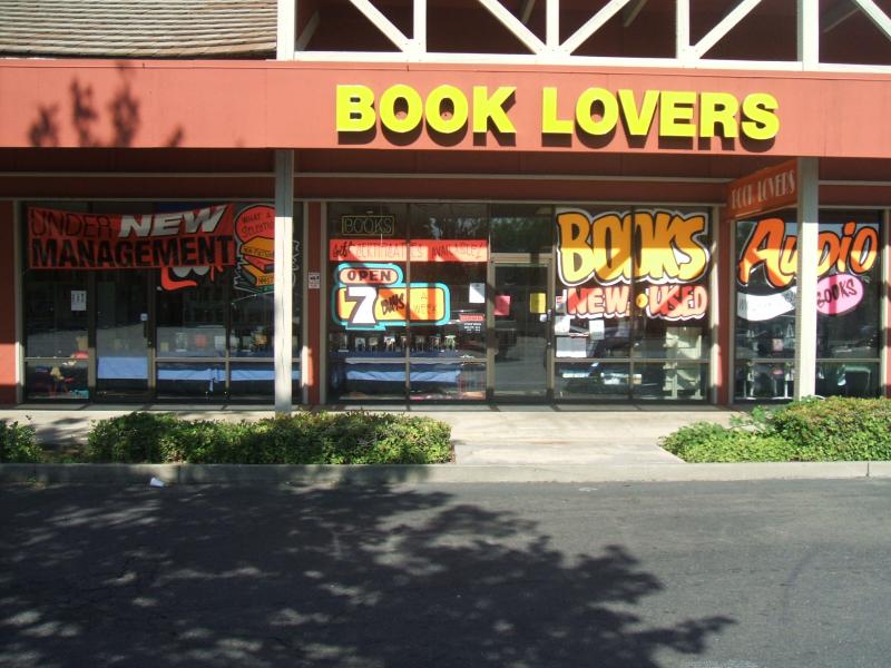 Book Lovers storefront